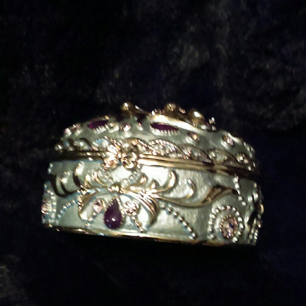 Australian Crystal Butterfly Jewelry/Trinket Box - Picture 3 of 4
